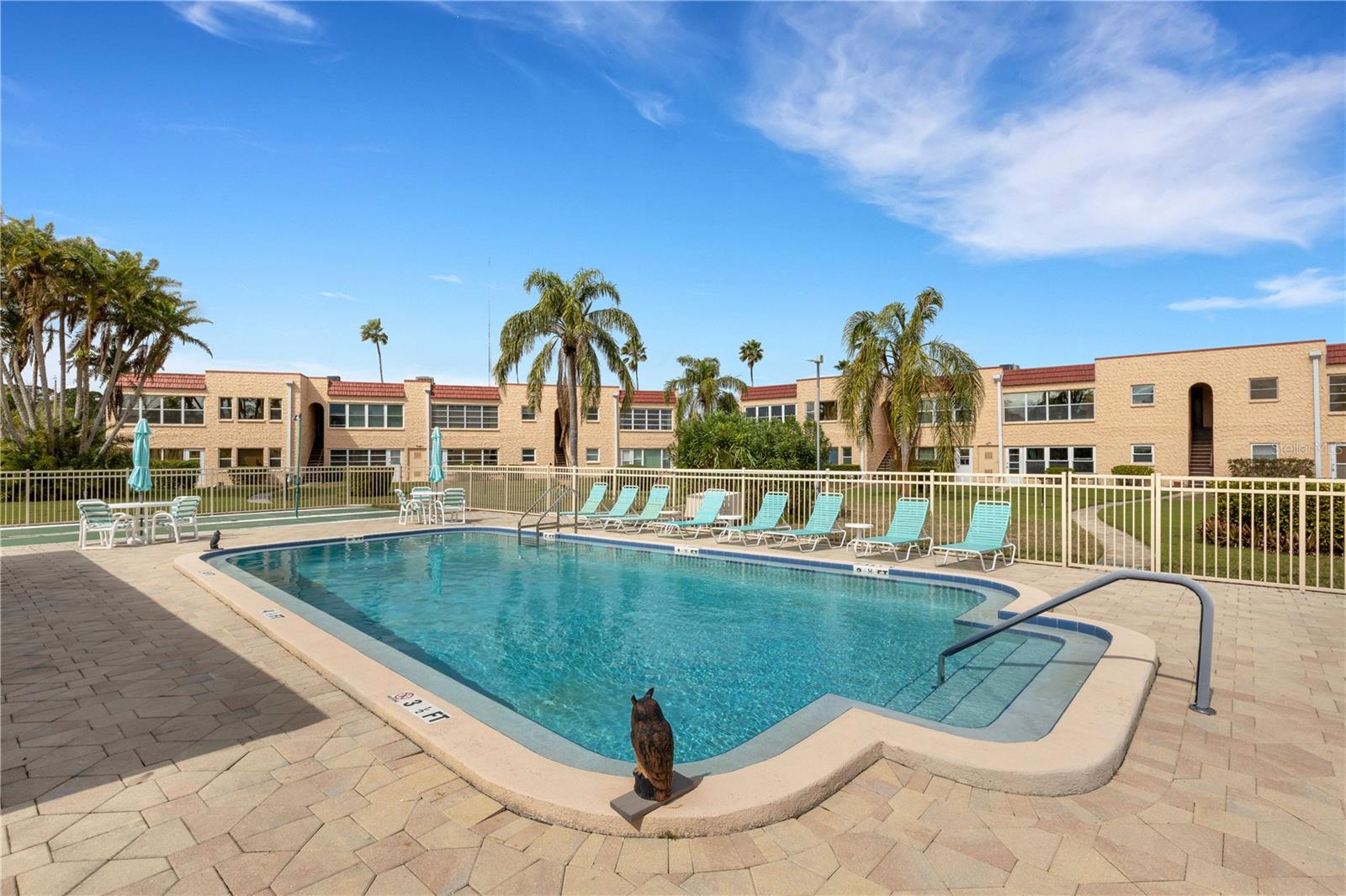 Pool in  center of the circle