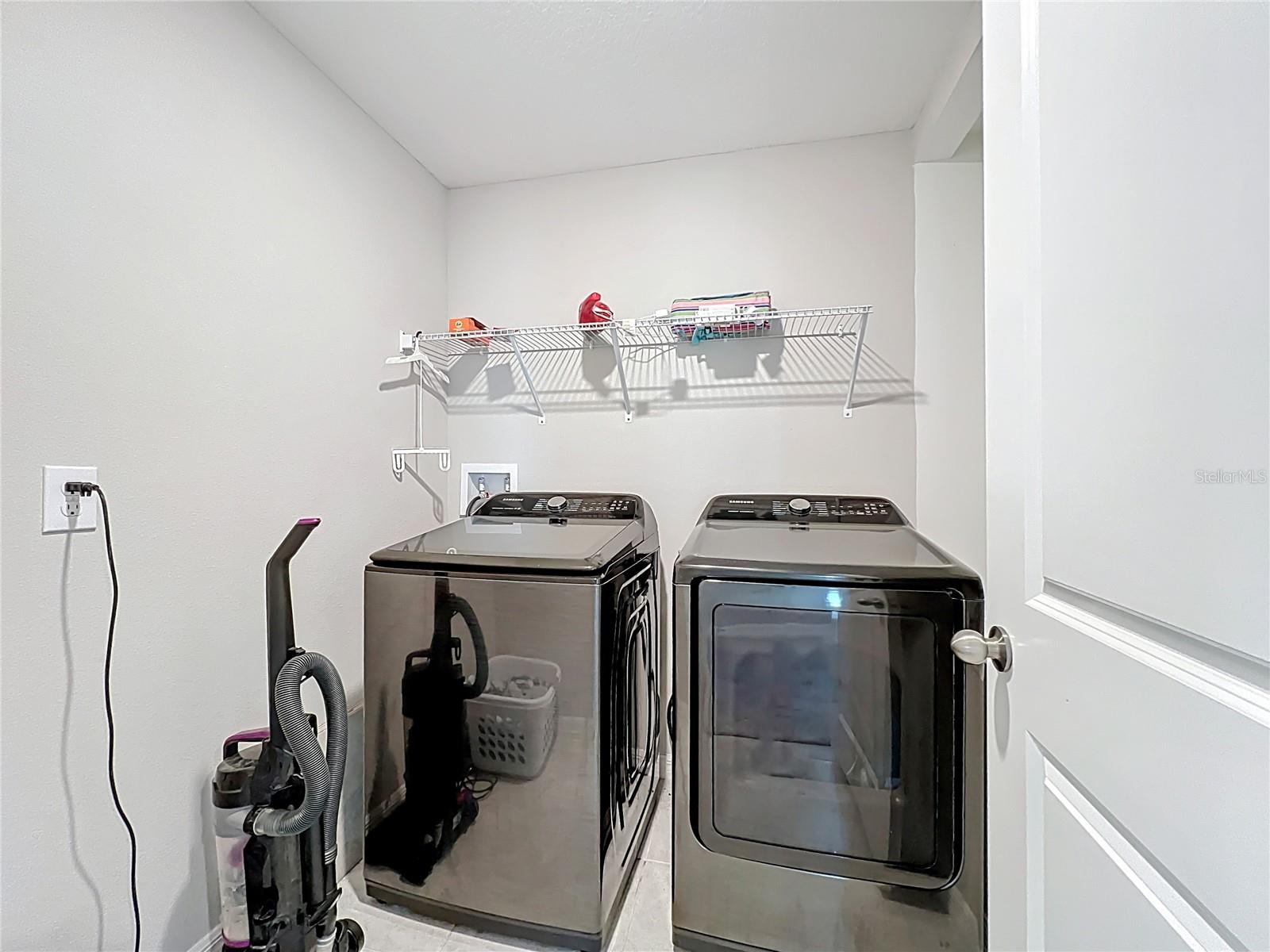 SAMSUNG WASHER AND DRYER INCLUDED - 2ND FLOOR WALK IN LAUNDRY ROOM