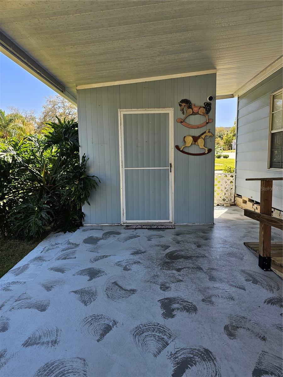 Shed with Washer & Dryer