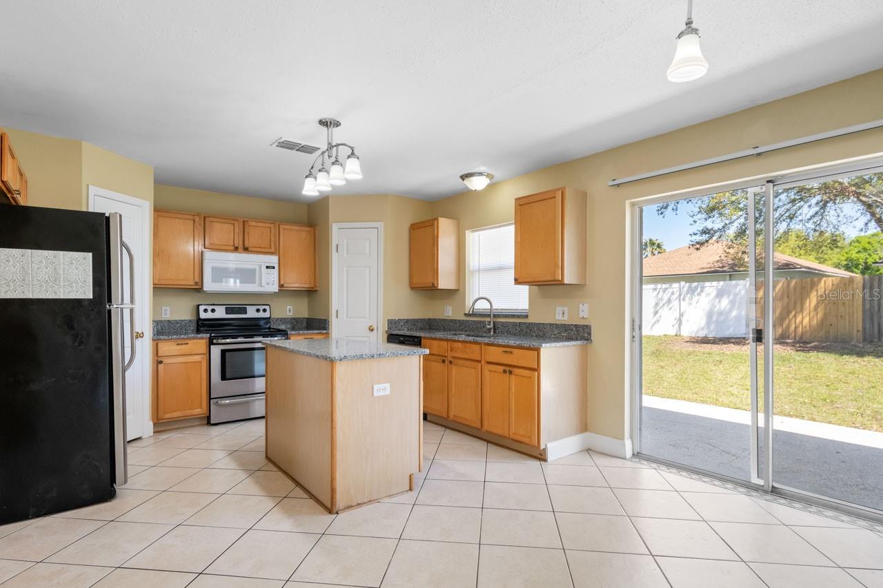 Kitchen & Dinette area