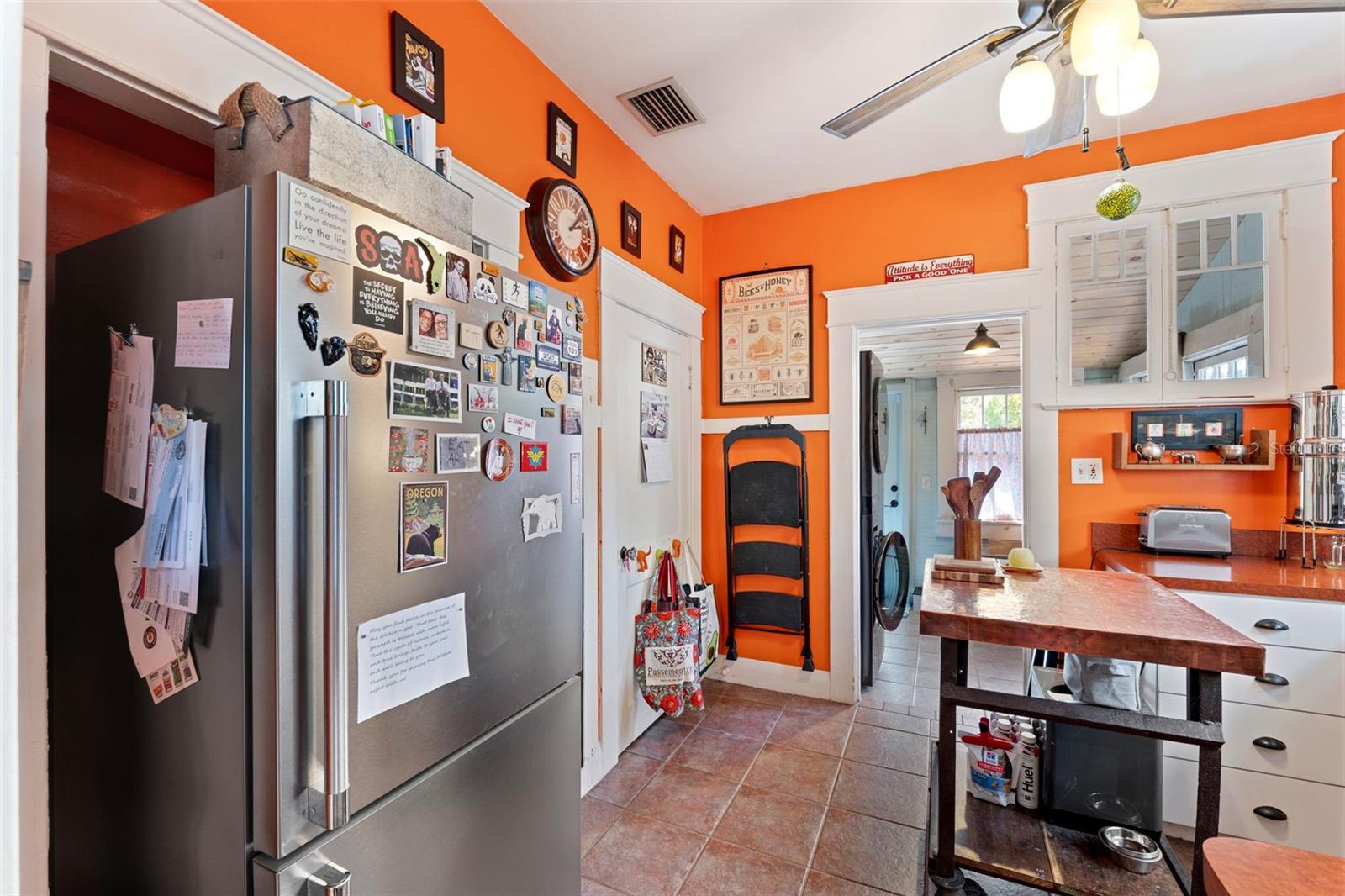 Cozy but charming and efficient kitchen.