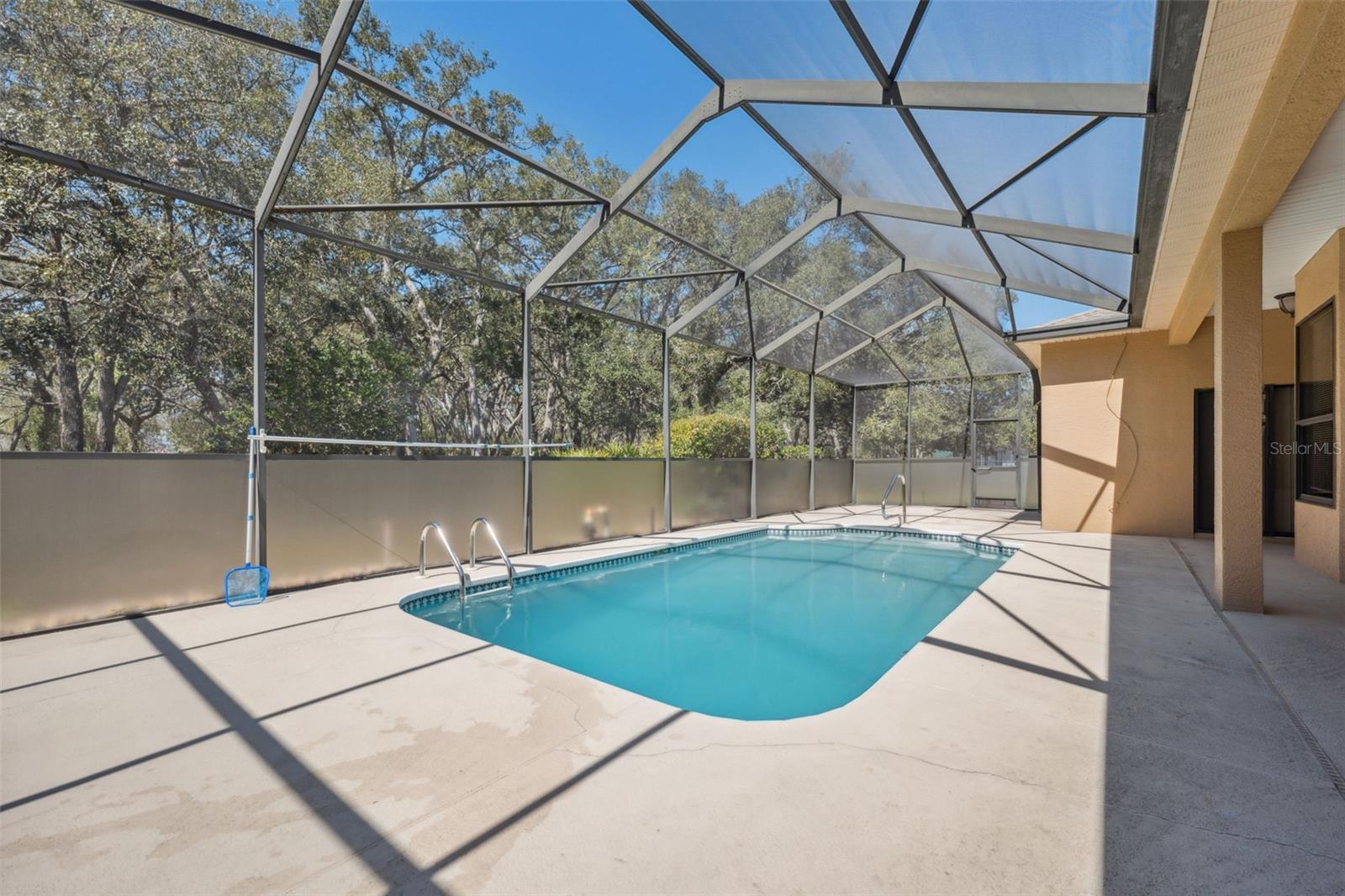 Pool/Porch