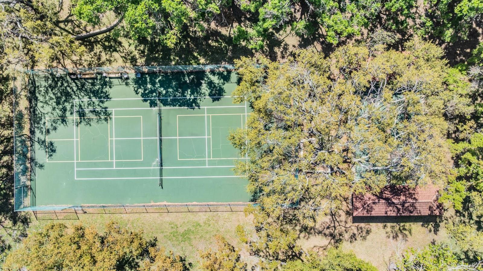 Community tennis/pickleball courts