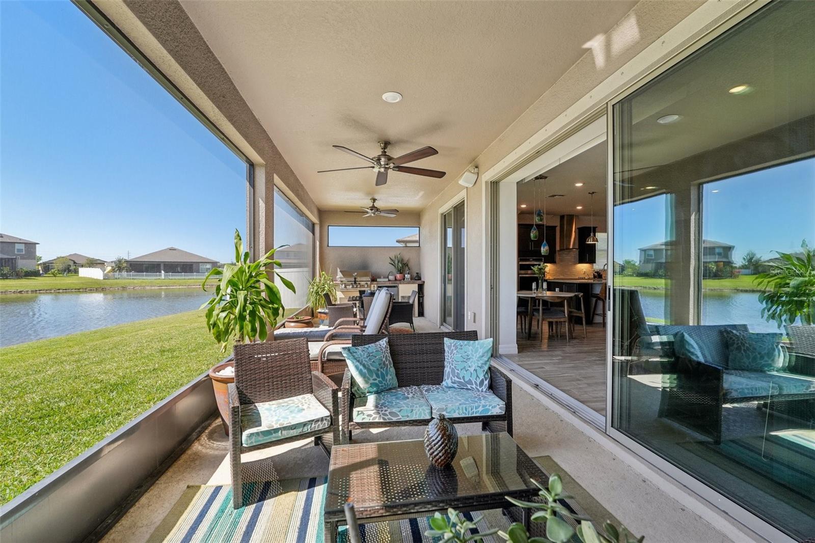 PERFECTLY PLACED PANORAMIC SCREENED LANAI FOR SUMMER NIGHT ENTERTAINING!