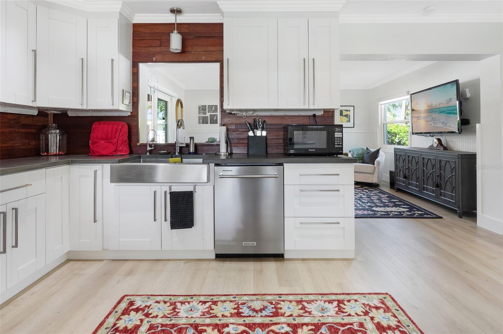 Stainless Farm sink, Kitchenaid Dishwasher