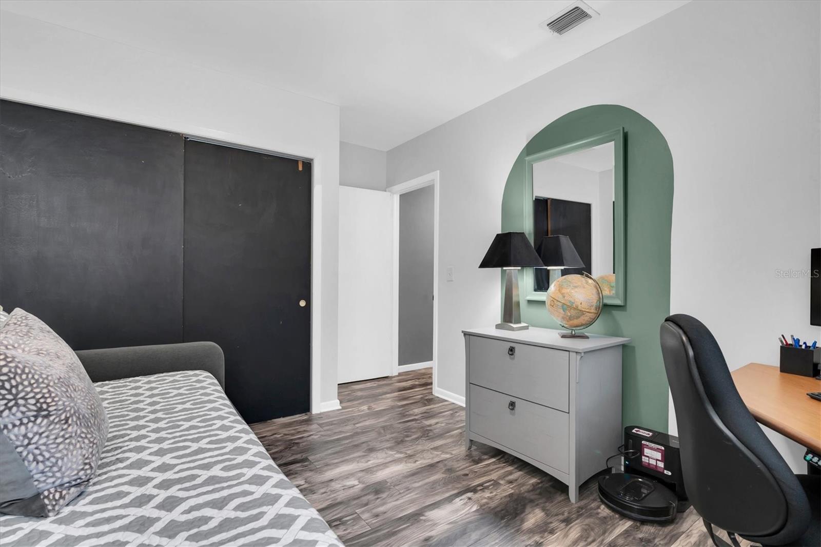 Guest Bedroom/Office