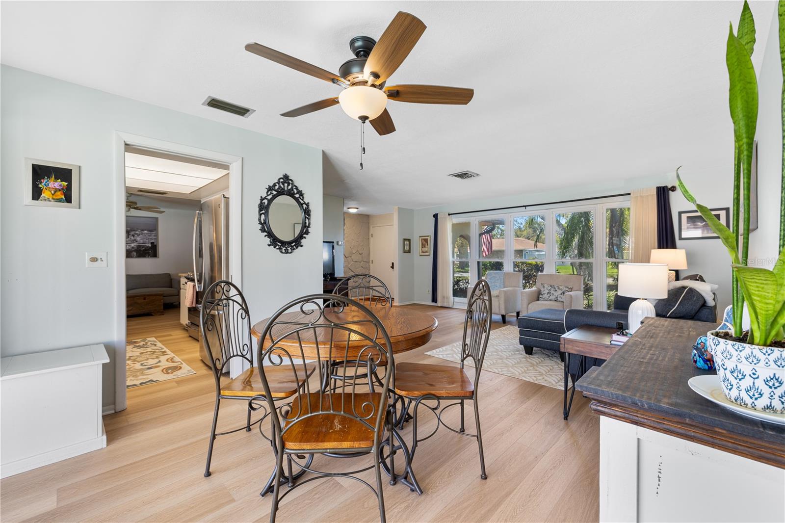 Dining room/Living room/Kitchen