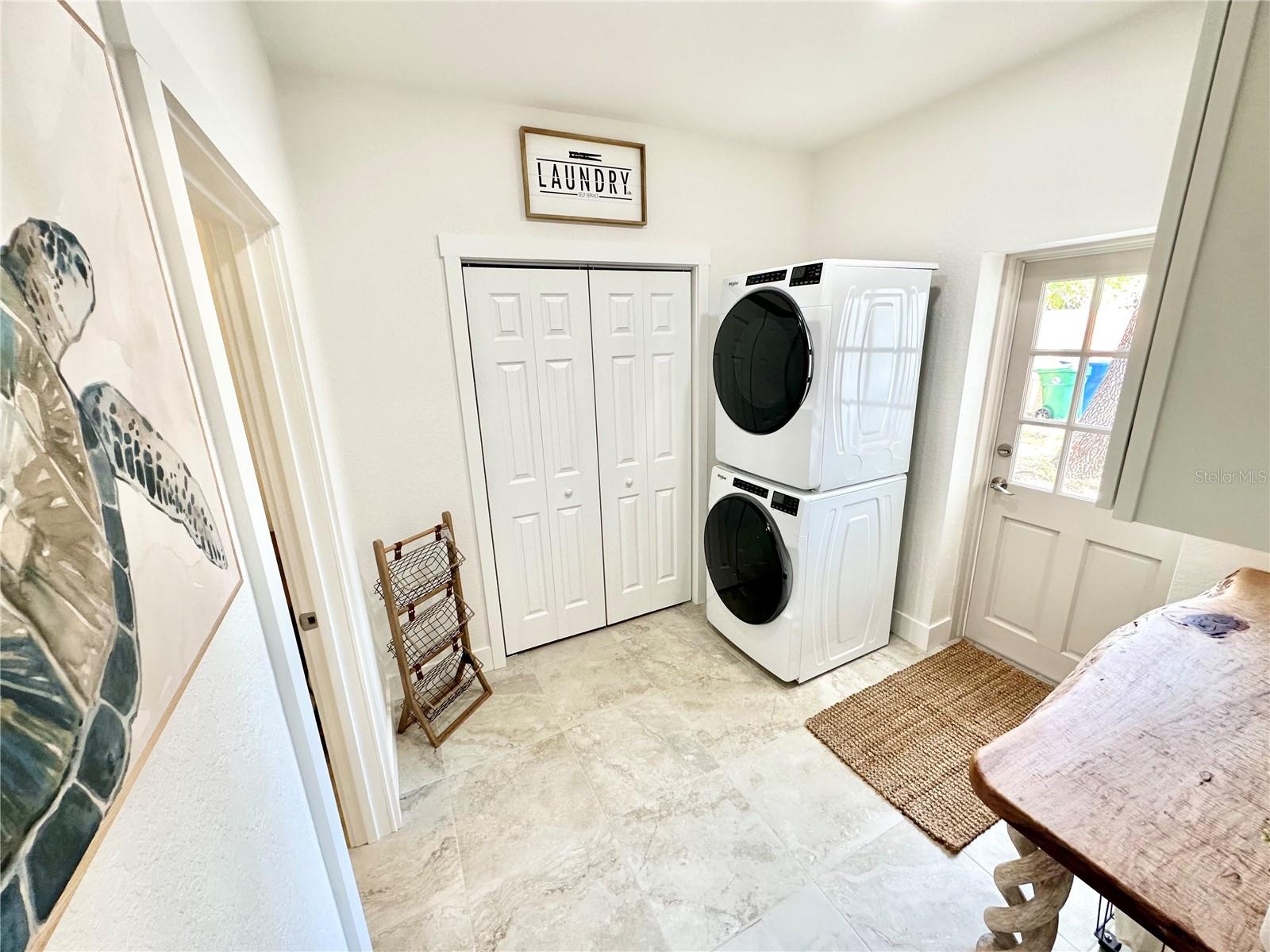 Laundry room (FRONT HOUSE)