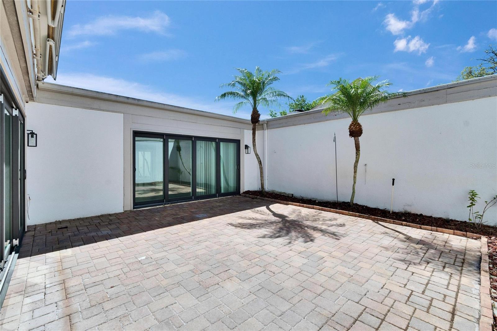 Patio w/Privacy Wall