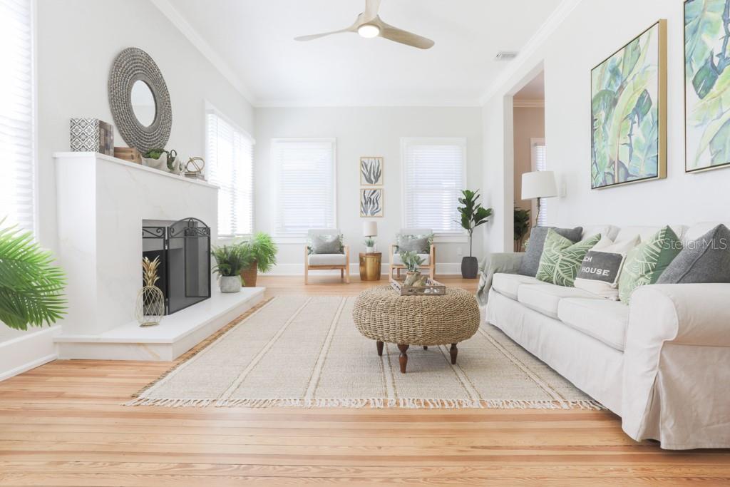 Large Living Room with 10' ceilings