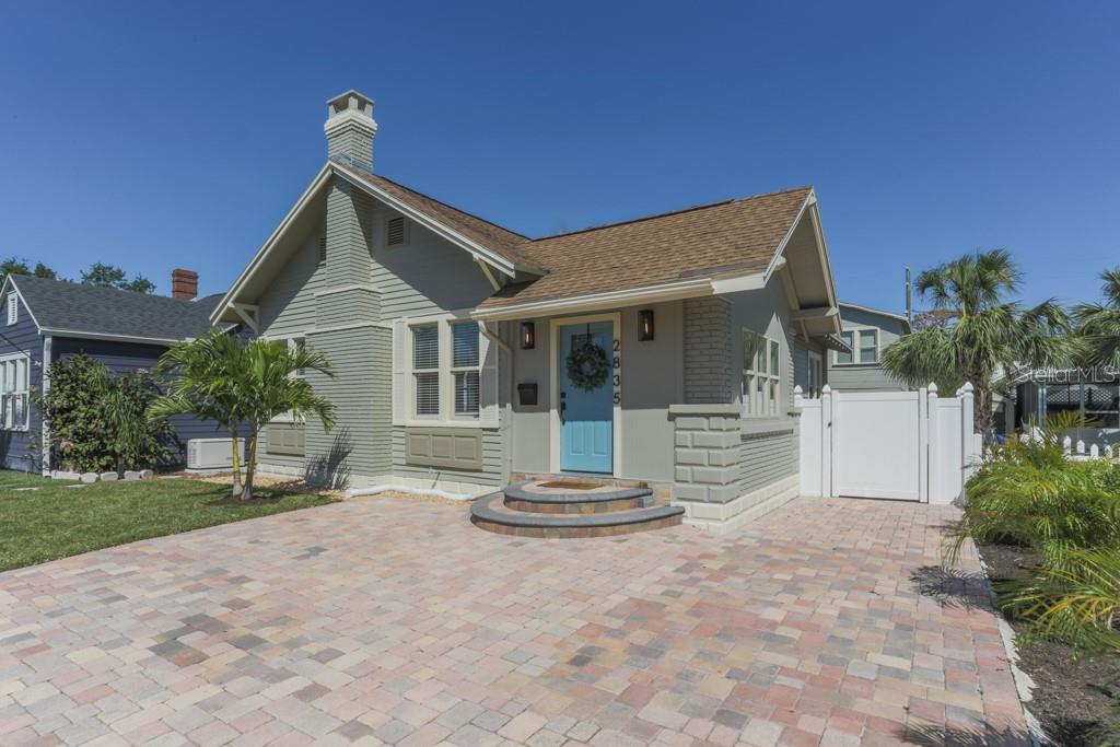 Large Paver Driveway with plenty of parking