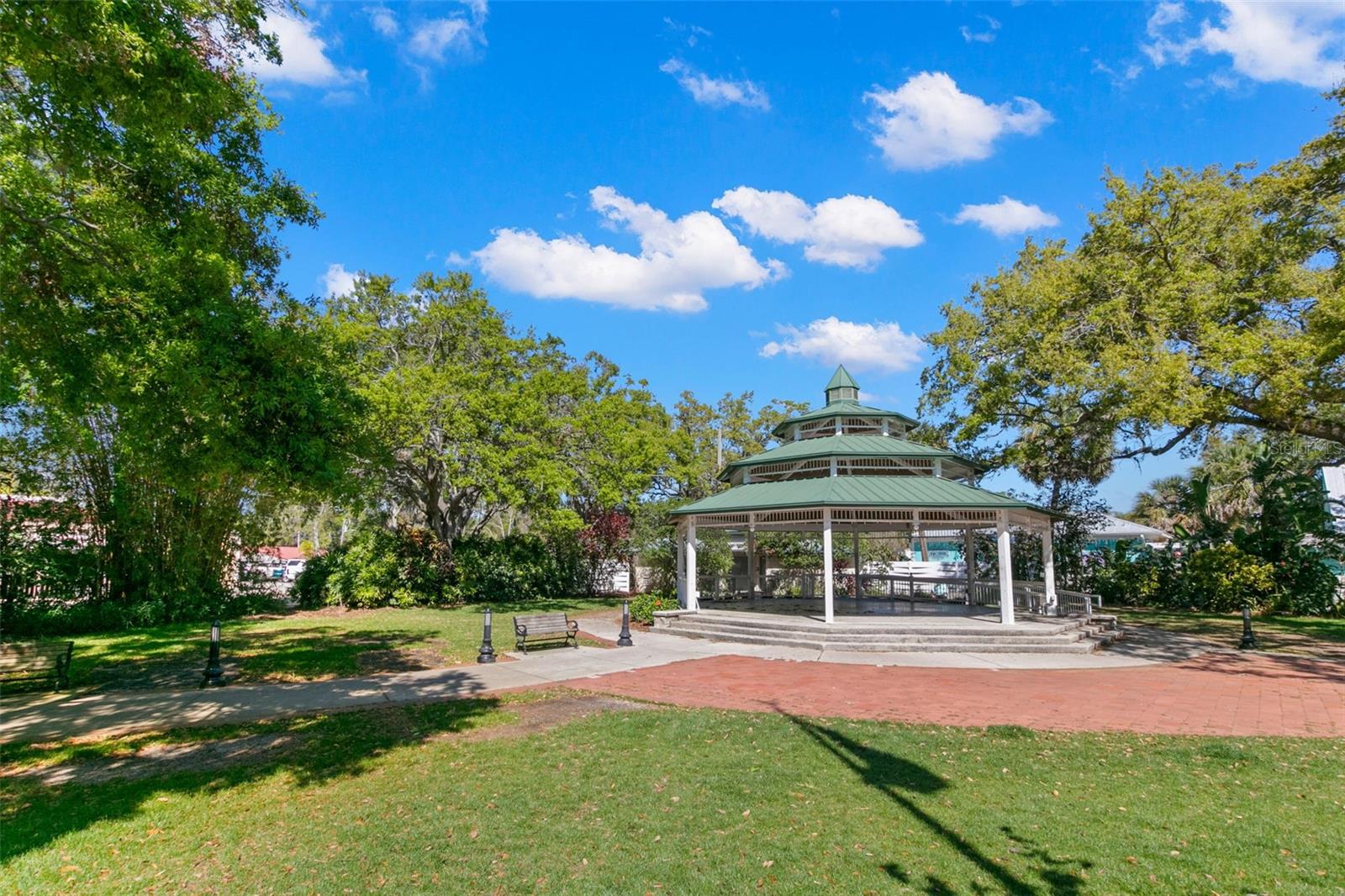 Gazebo @ 4th Ave / Main St