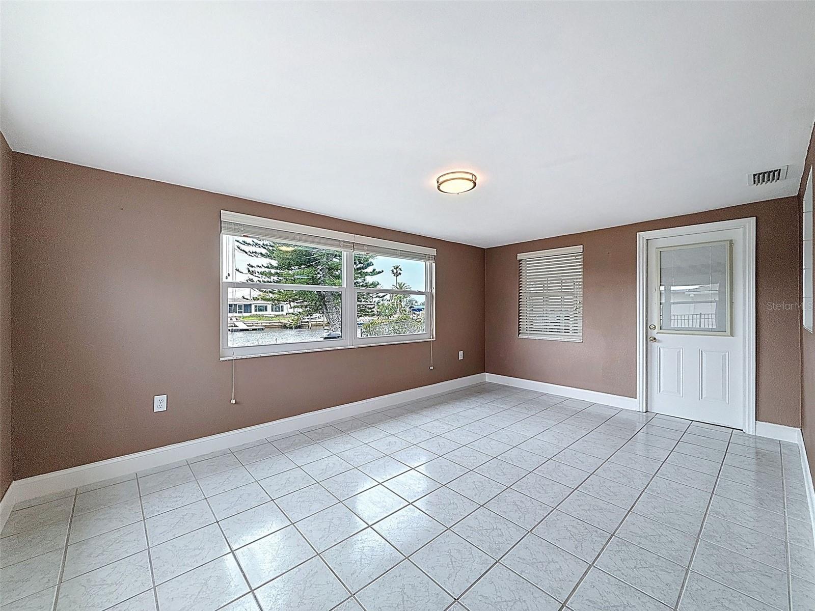 DOOR TO SUNROOM