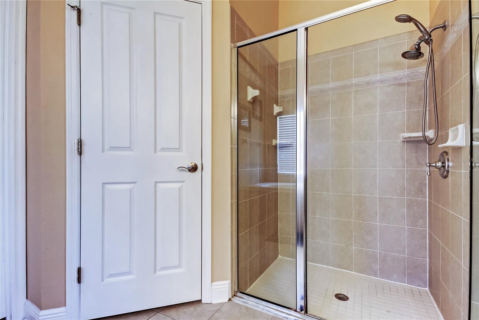 Primary bathroom - Walk-in Shower