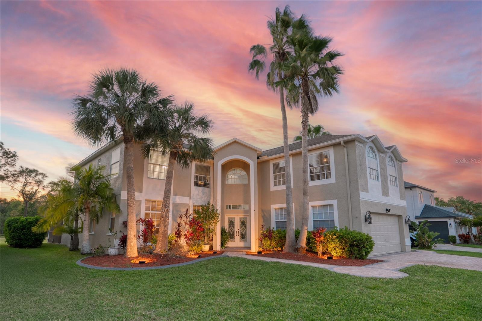 LUXURY AWAITS! THE EAGLES gated golf community!