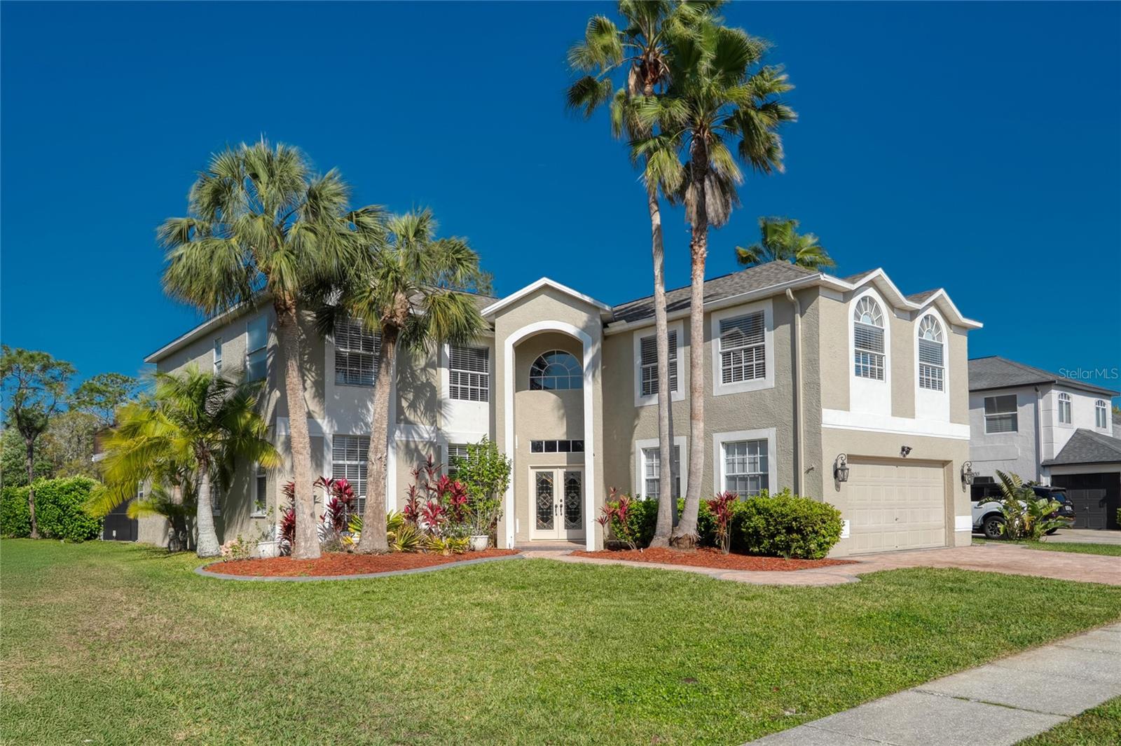 Incredible curb appeal and cul de sac lot!