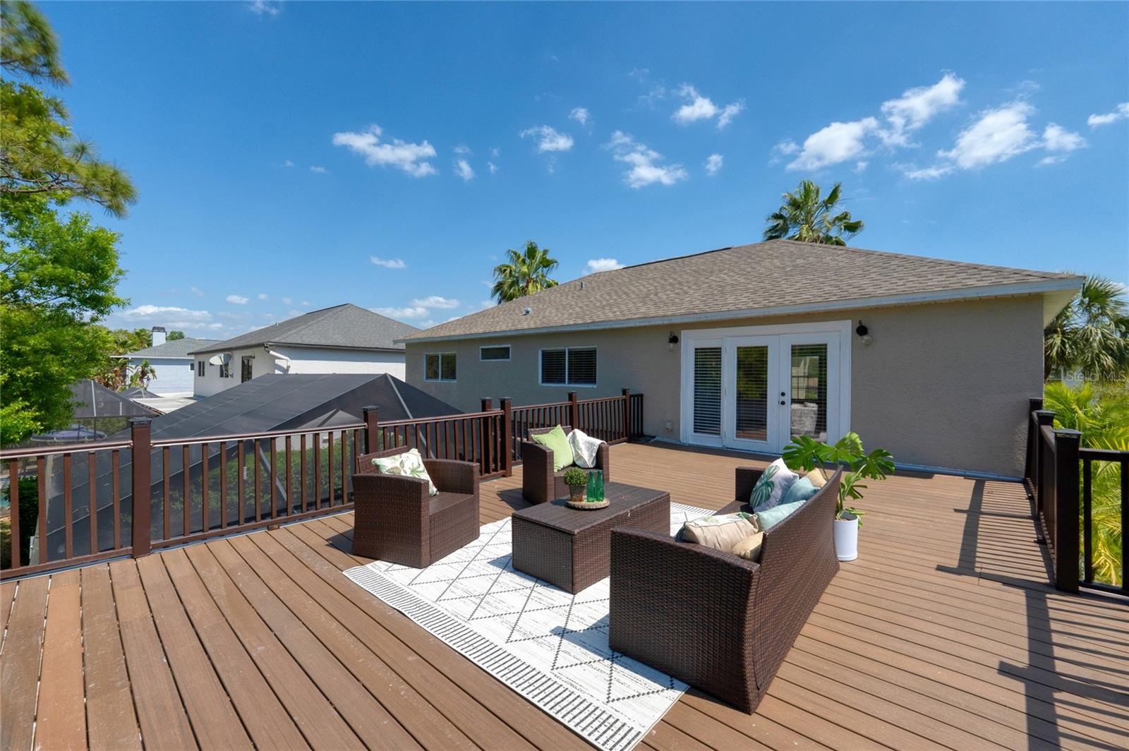 Host your parties here on upstairs deck!