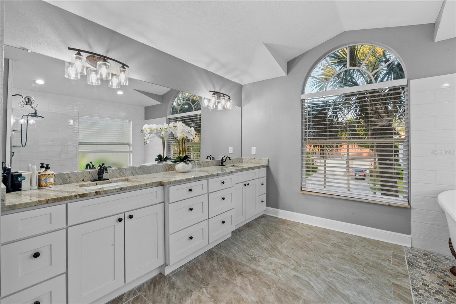 Owners bath! Fully updated!