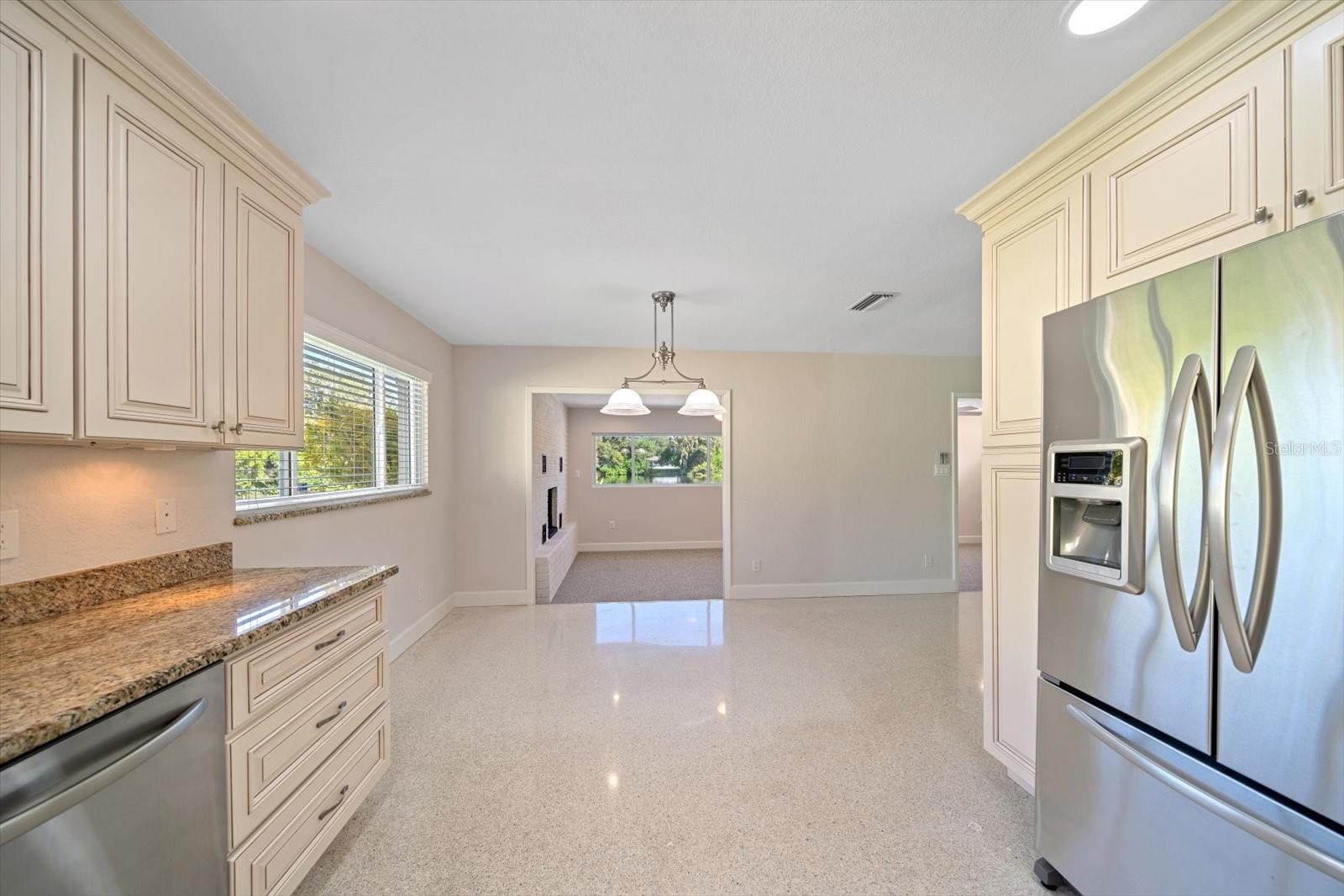 Kitchen  & Dining Area