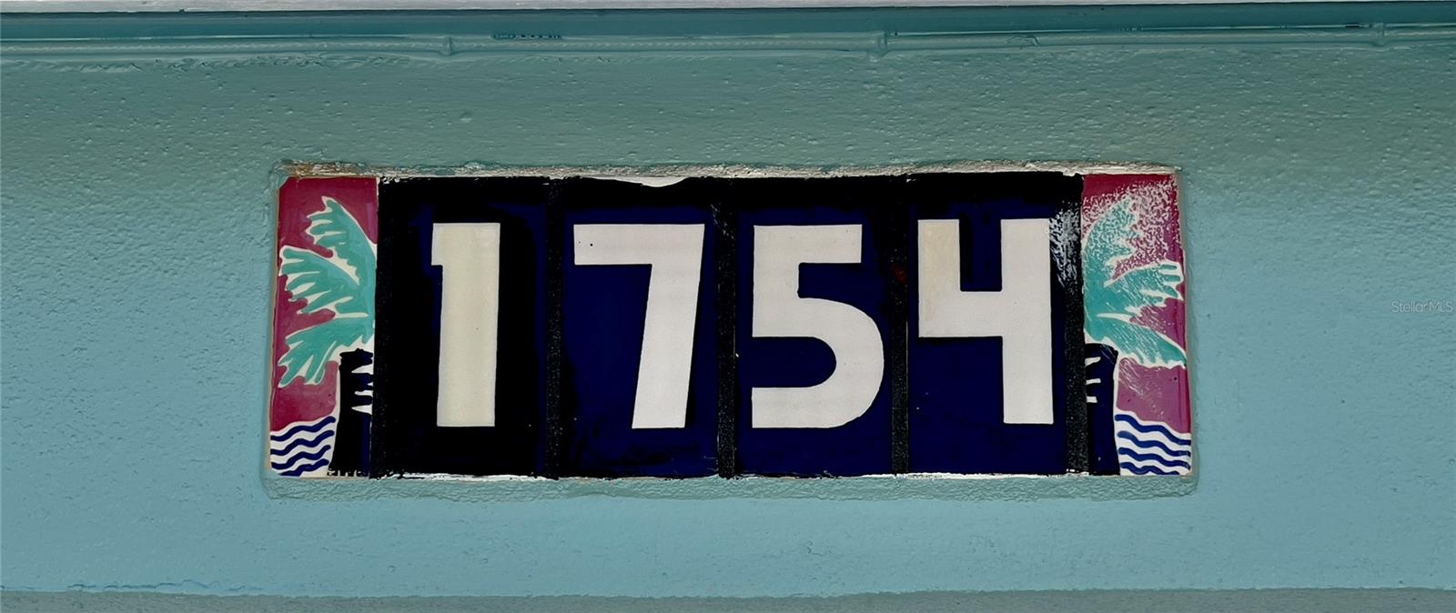 TB8362557