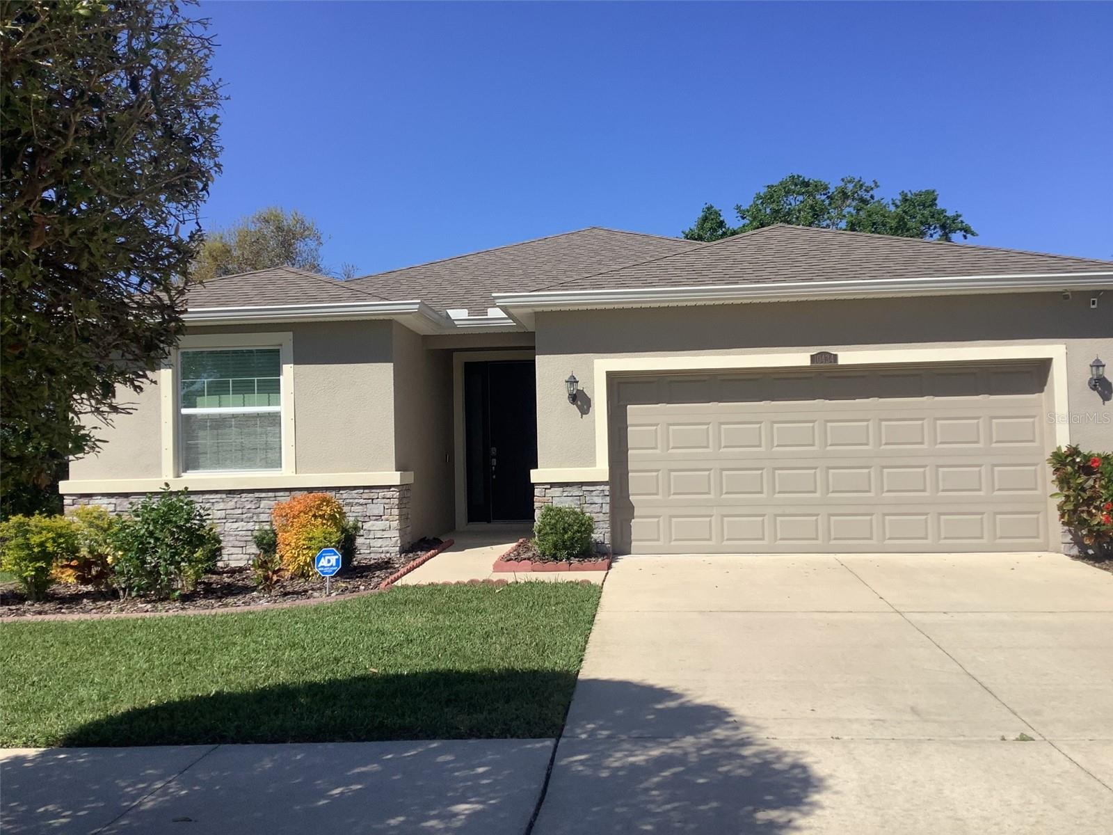 Long Driveway to 2 Car Garage