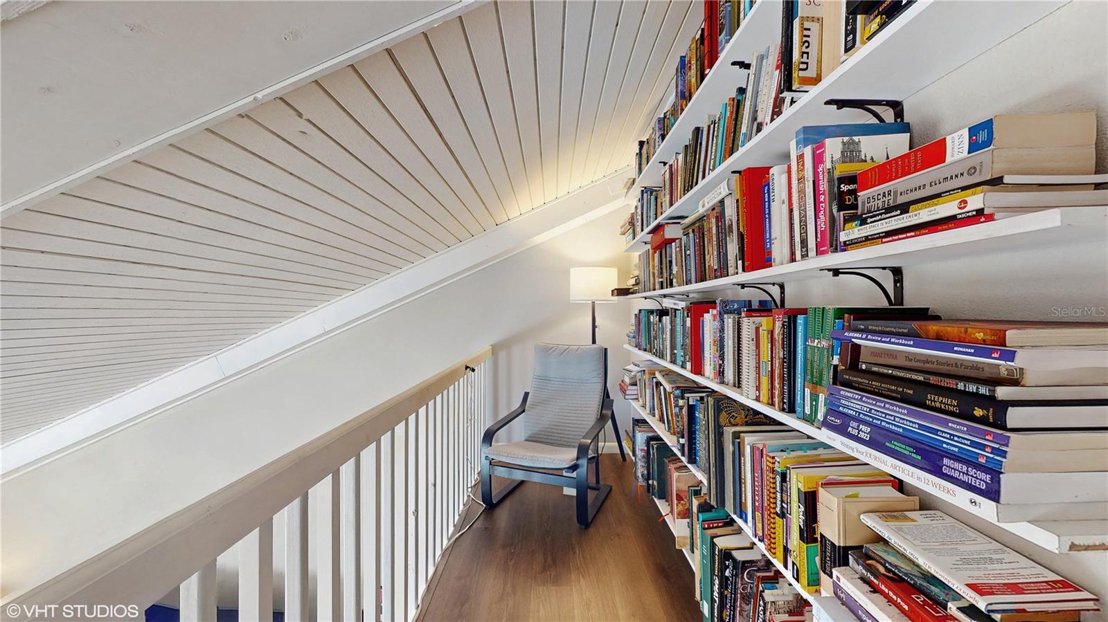 Loft/Reading Nook