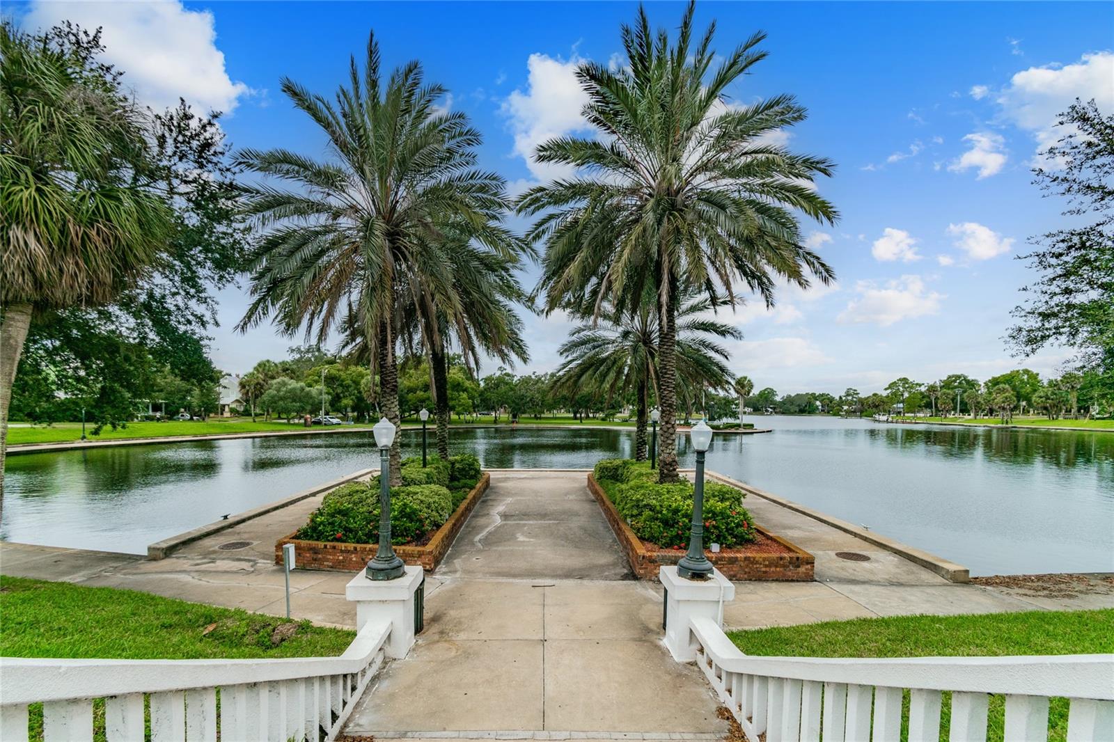 Convenient Spring Bayou and Craig Park