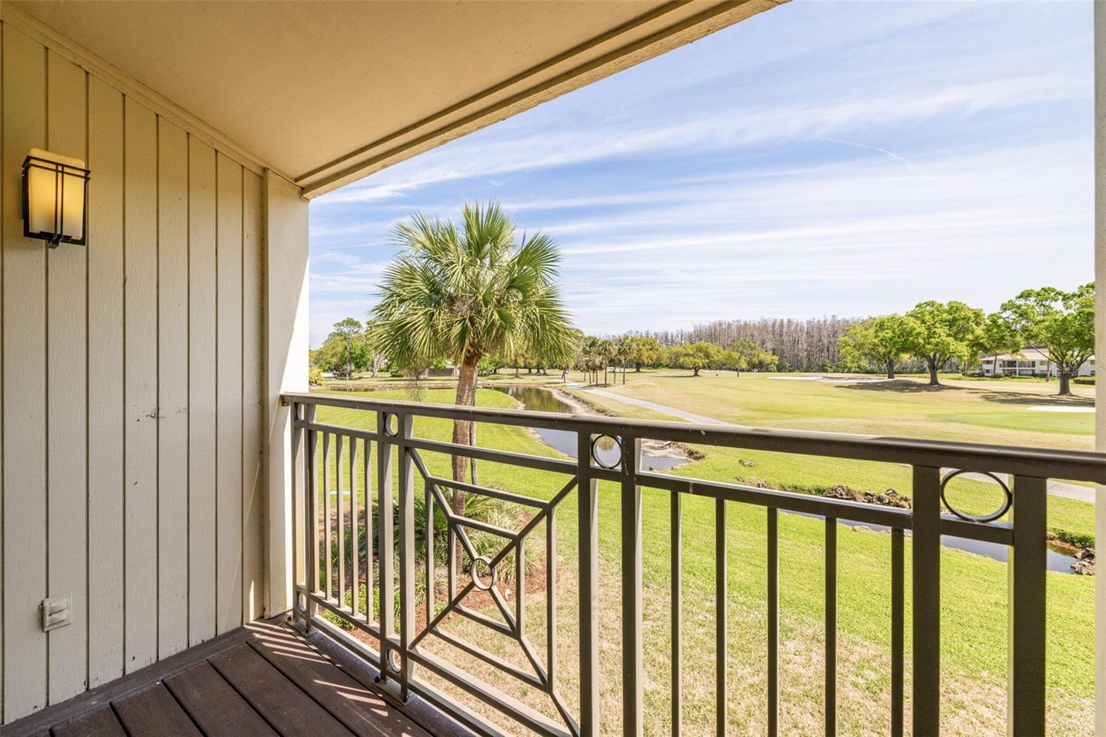 Private Balcony in 3160