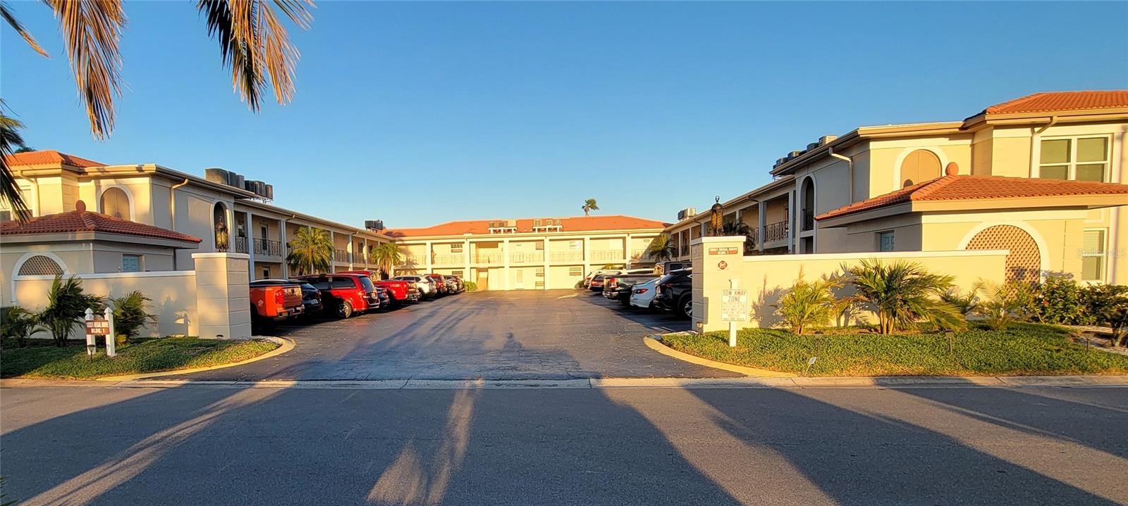 Great location directly across from the community clubhouse, pool and intracoastal water!