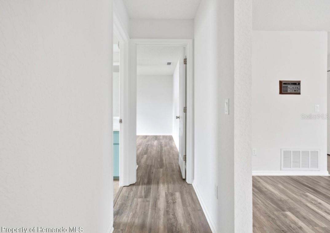 Hallway to the bedrooms