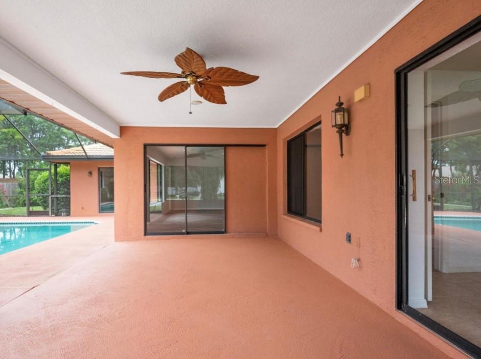 Huge Lanai