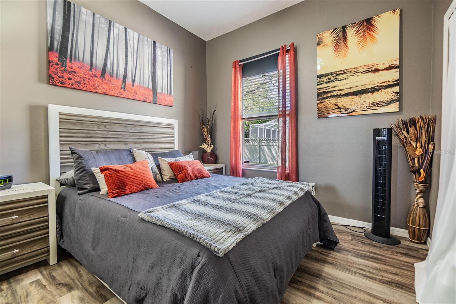 Guest Bedroom/Laminate Flooring