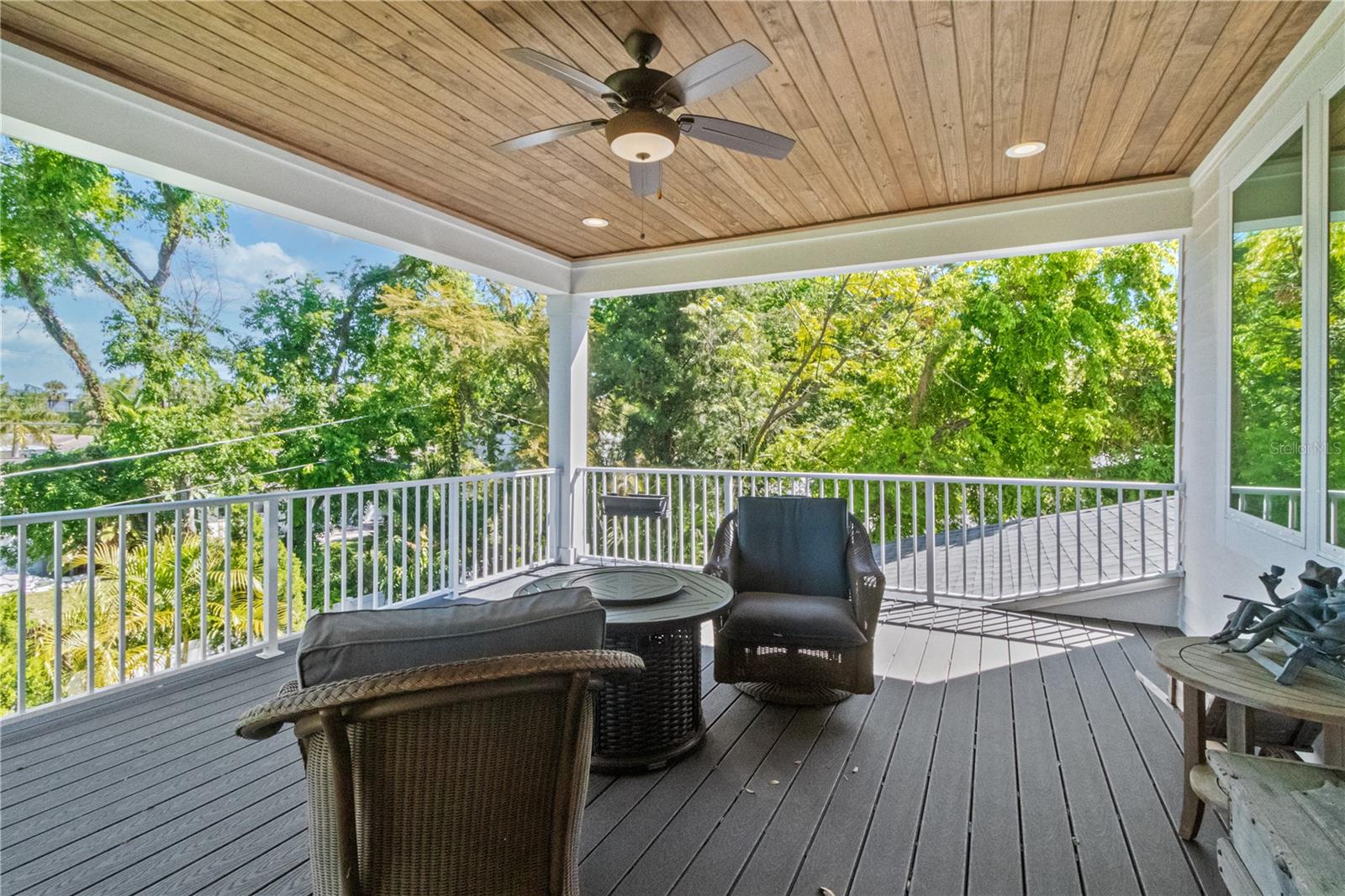 2nd floor balcony