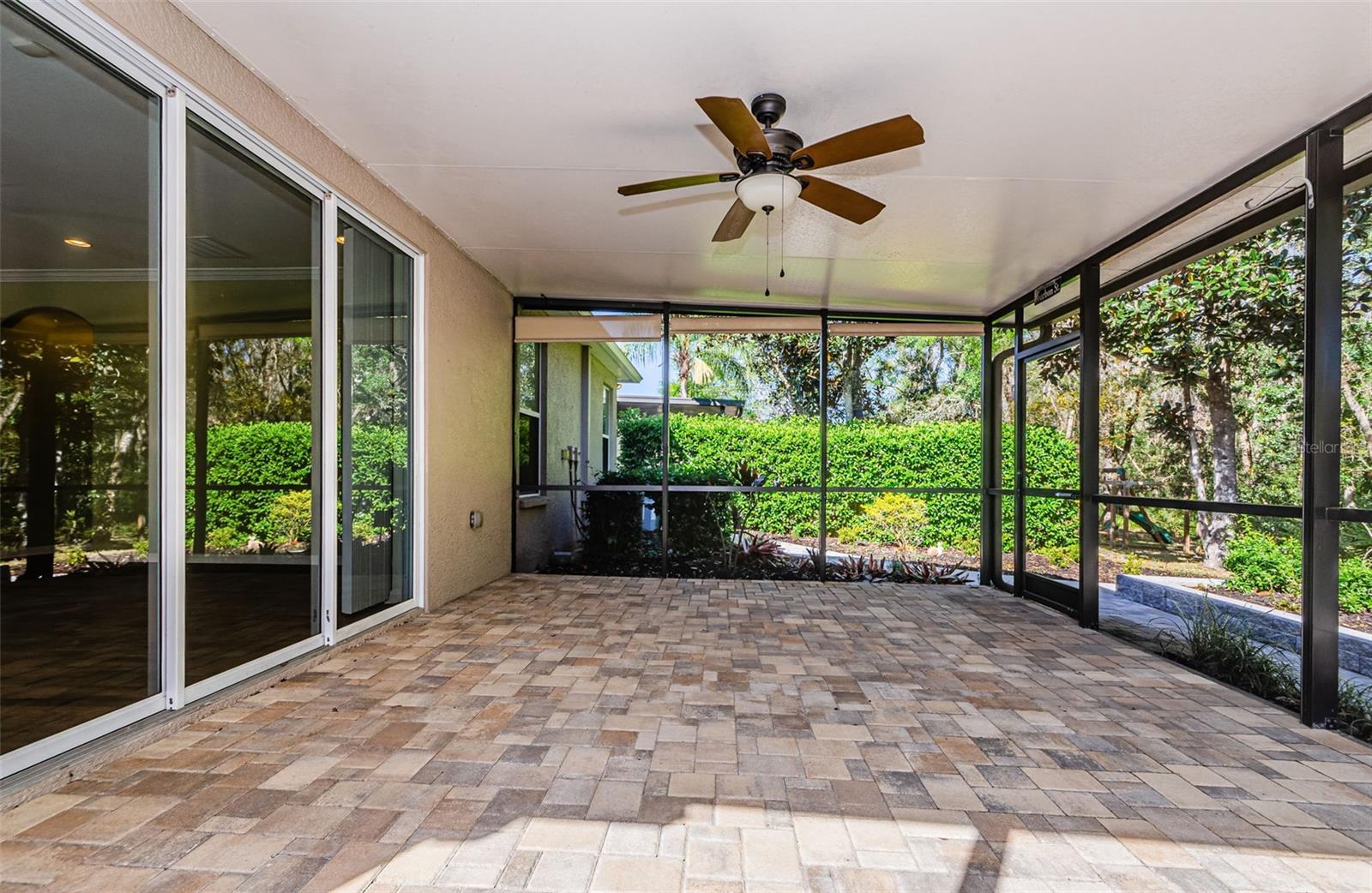 Screen porch
