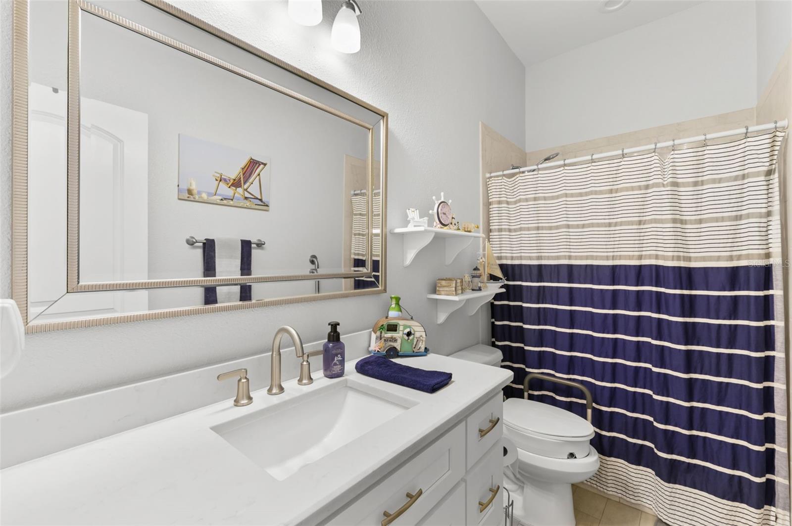Secondary House: 2nd Bathroom