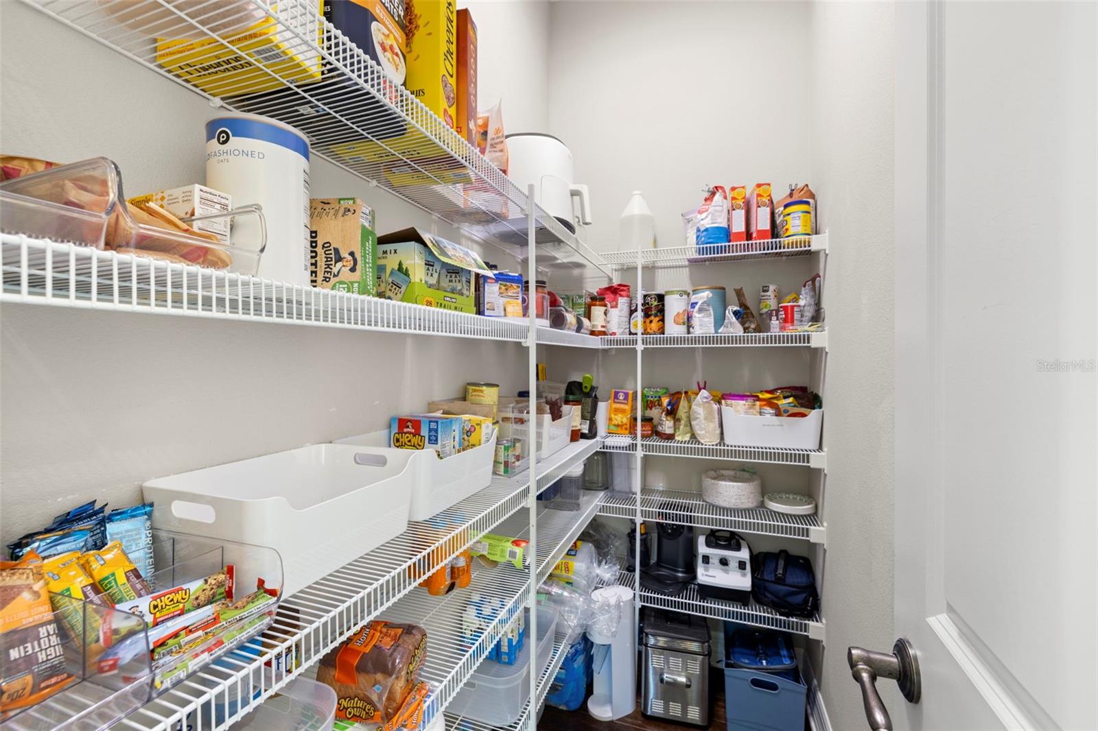 LARGE WALK-IN PANTRY