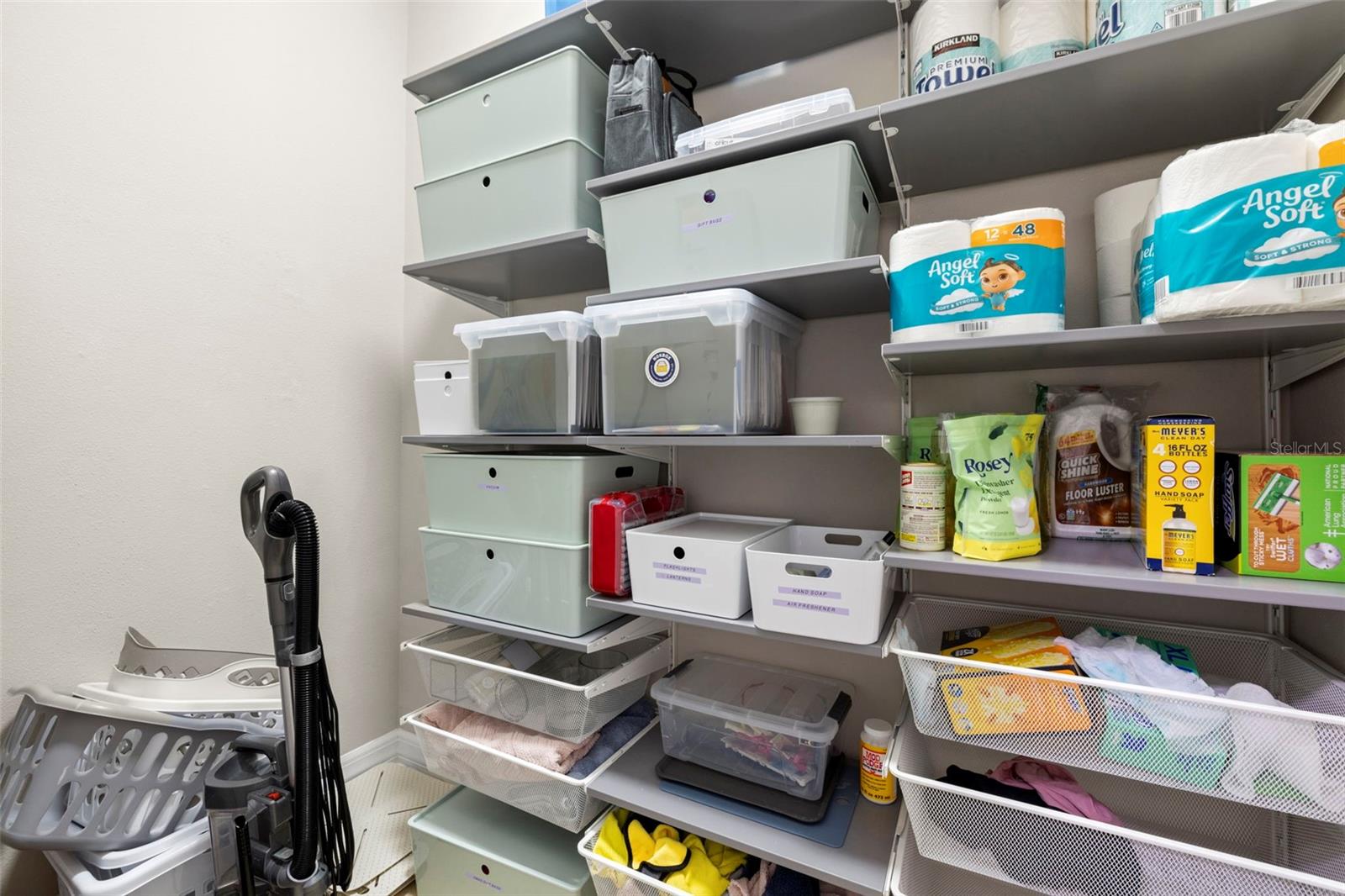 LAUNDRY ROOM STORAGE CLOSET