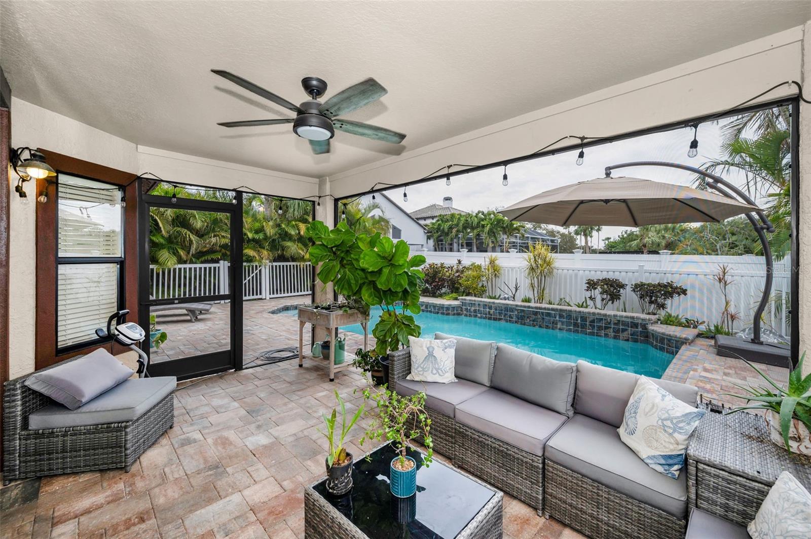 screened lanai and pool