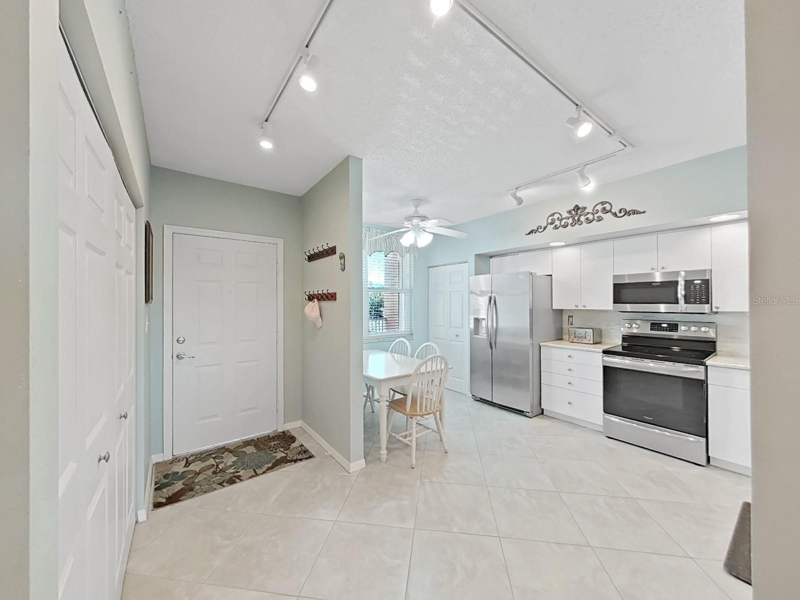 Entryway and eat-in kitchen