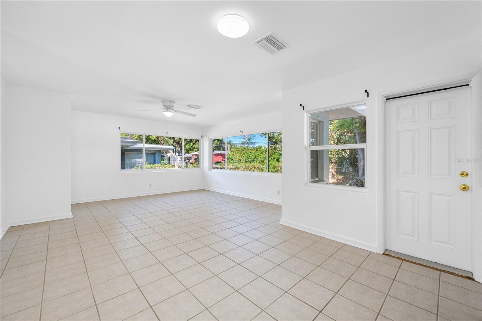 HUGE Family/Florida Room with Dining Area combination