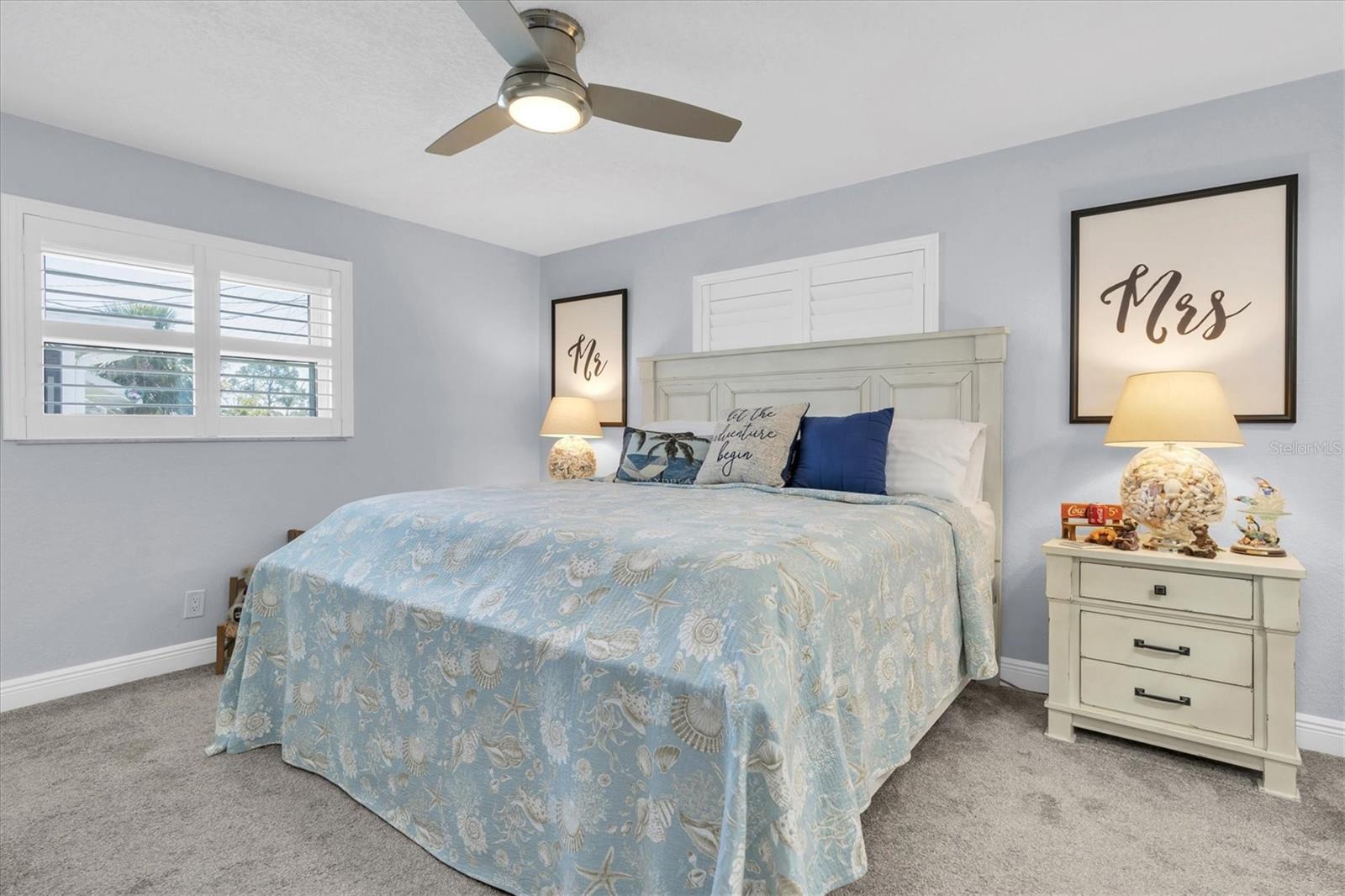 Primary bed with en-suite bath