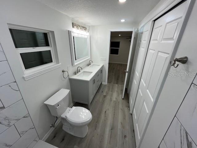 Primary En-Suite Bathroom