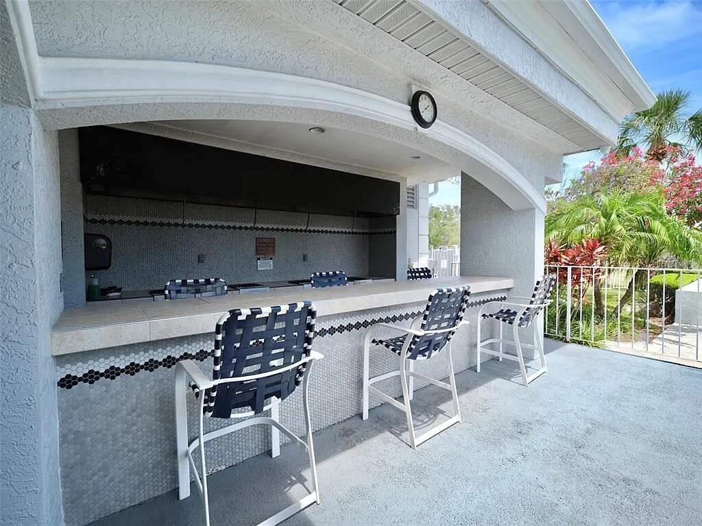Kitchen grill area