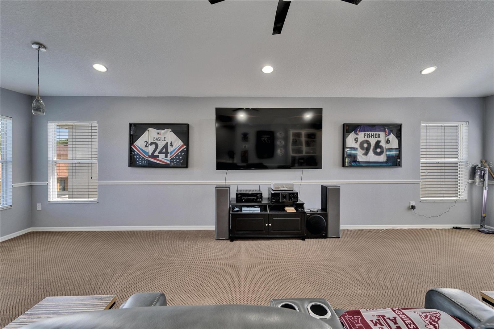 HUGE BONUS ROOM
