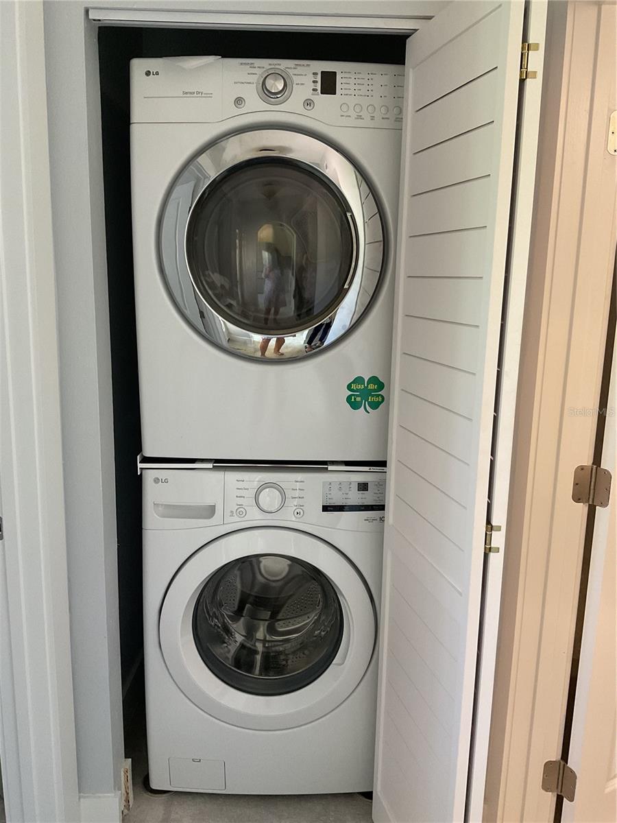 WASHER/DRYER IN HALL CLOSET.