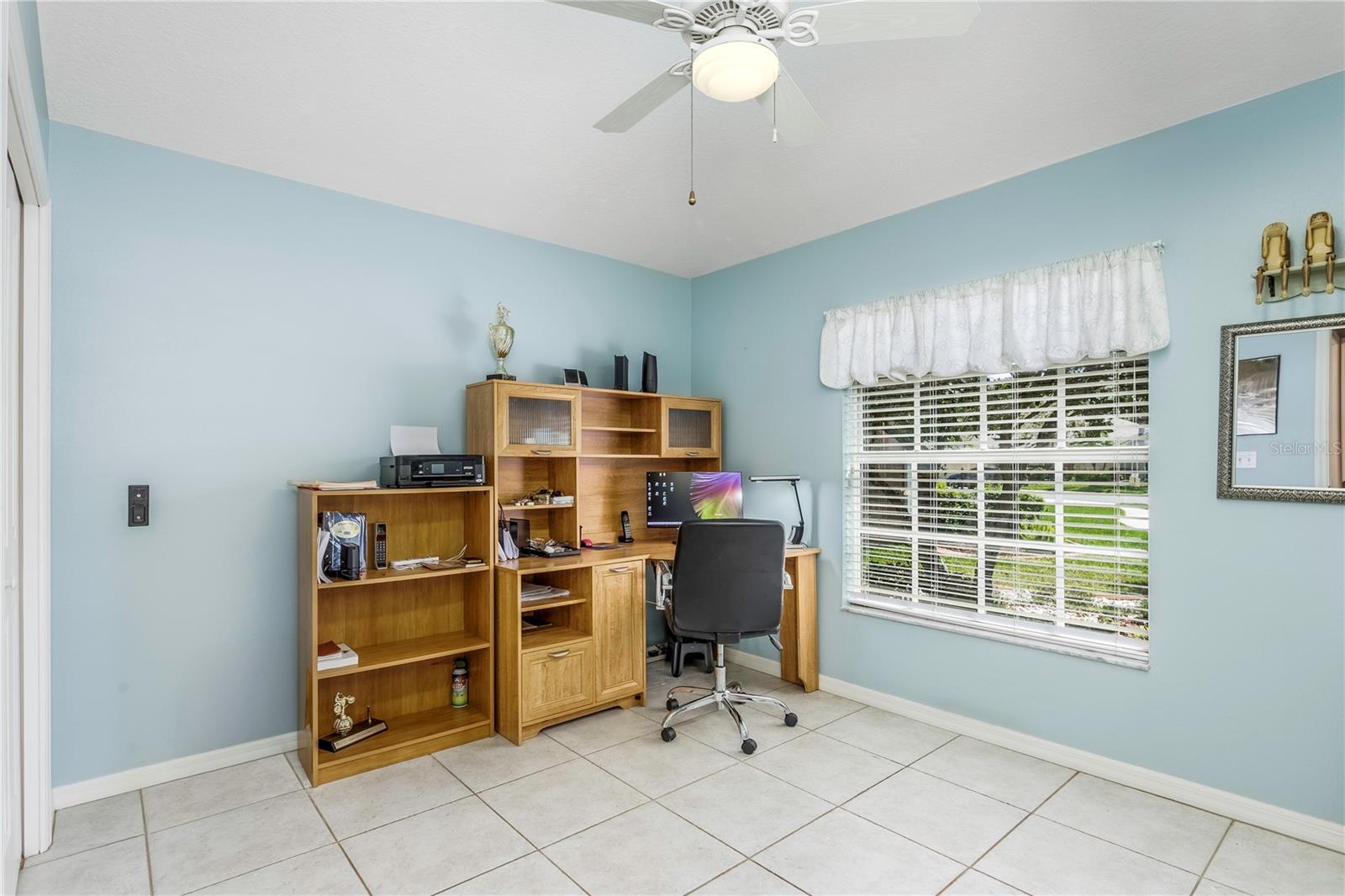 Bedroom 2/office