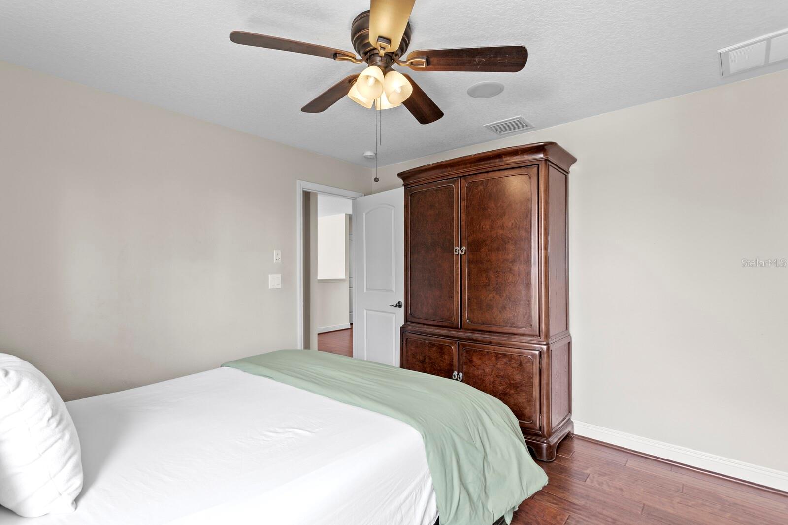 Guest bedroom