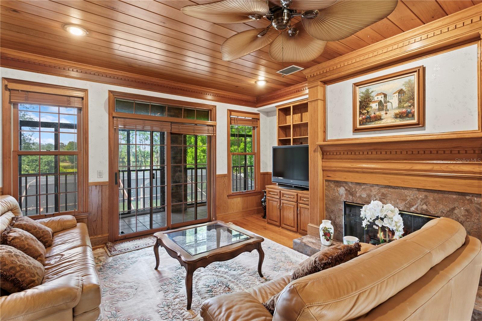 Loft with views of Golf Course