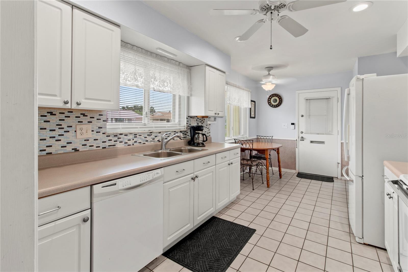 Tons of light in your eat-in kitchen.