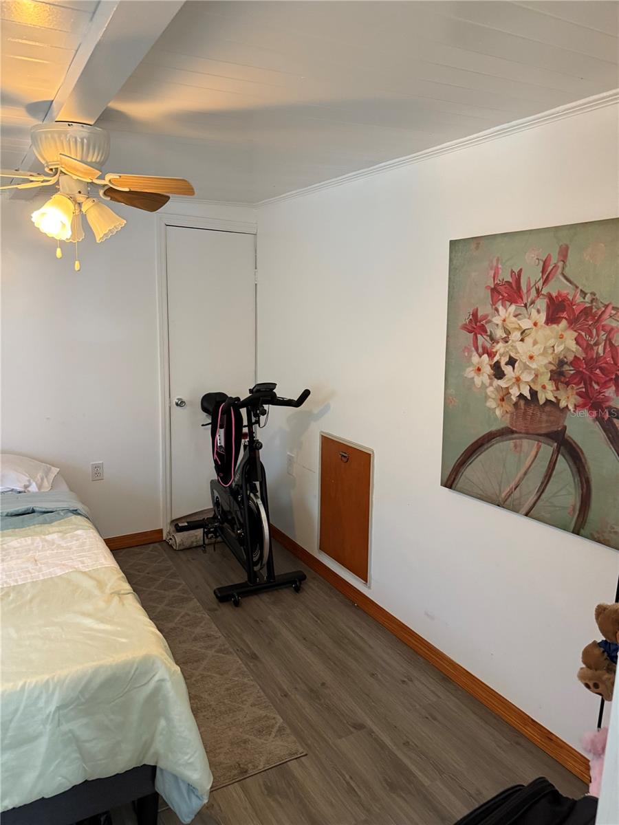 ENTER TO 3 UNFINISHING BEDROOM